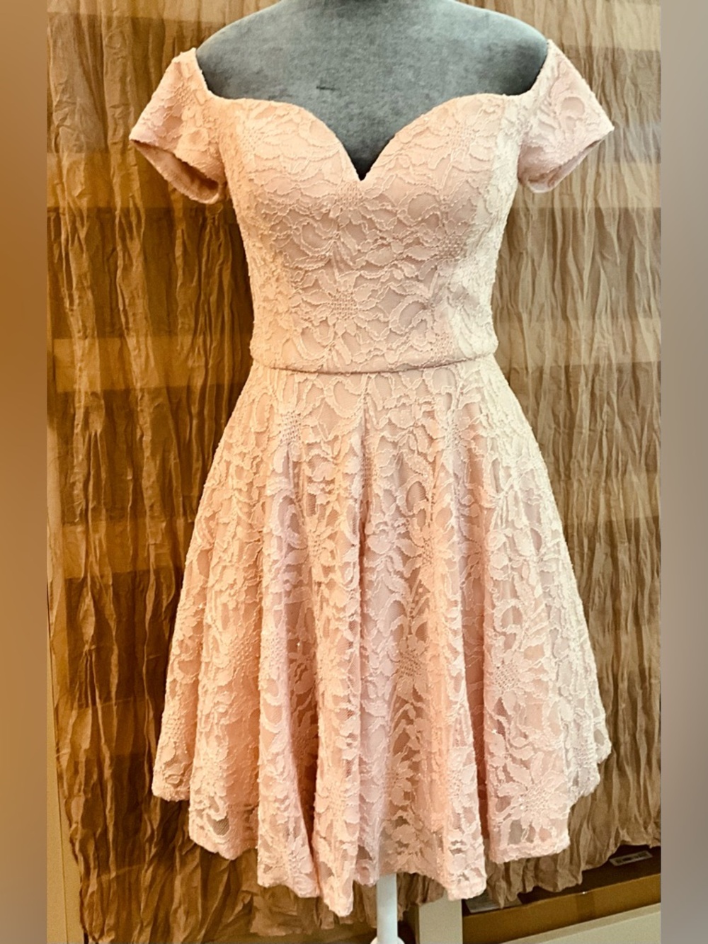 B.SMART JUNIOR PROM  DRESS. SIZE 9